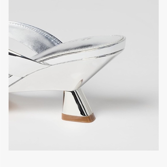 NWT The Drop Chic Silver Dakota Thong Sandal with Sculpted Heel  size 11 - Picture 4 of 11